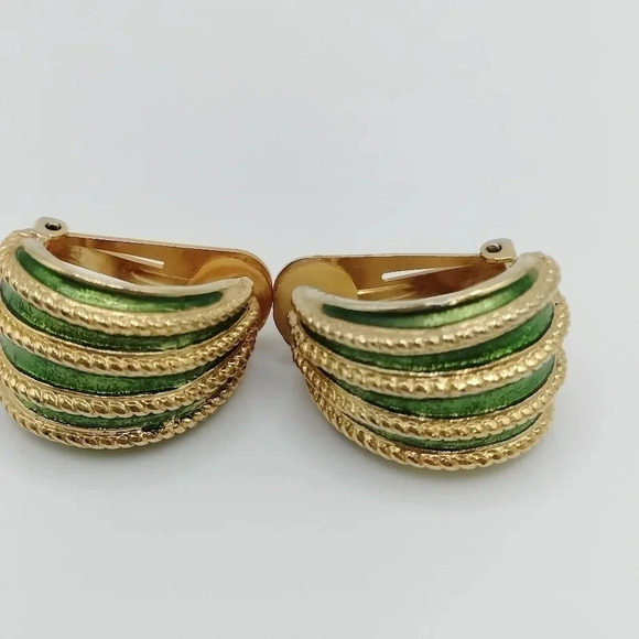 Light Green Enamel and Gold Tone Dome Hoop Clip On Earrings 1" Vintage - Picture 3 of 7